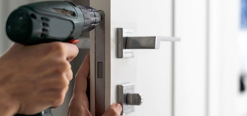 Locksmith For Lock Replacement Near Me in Weston